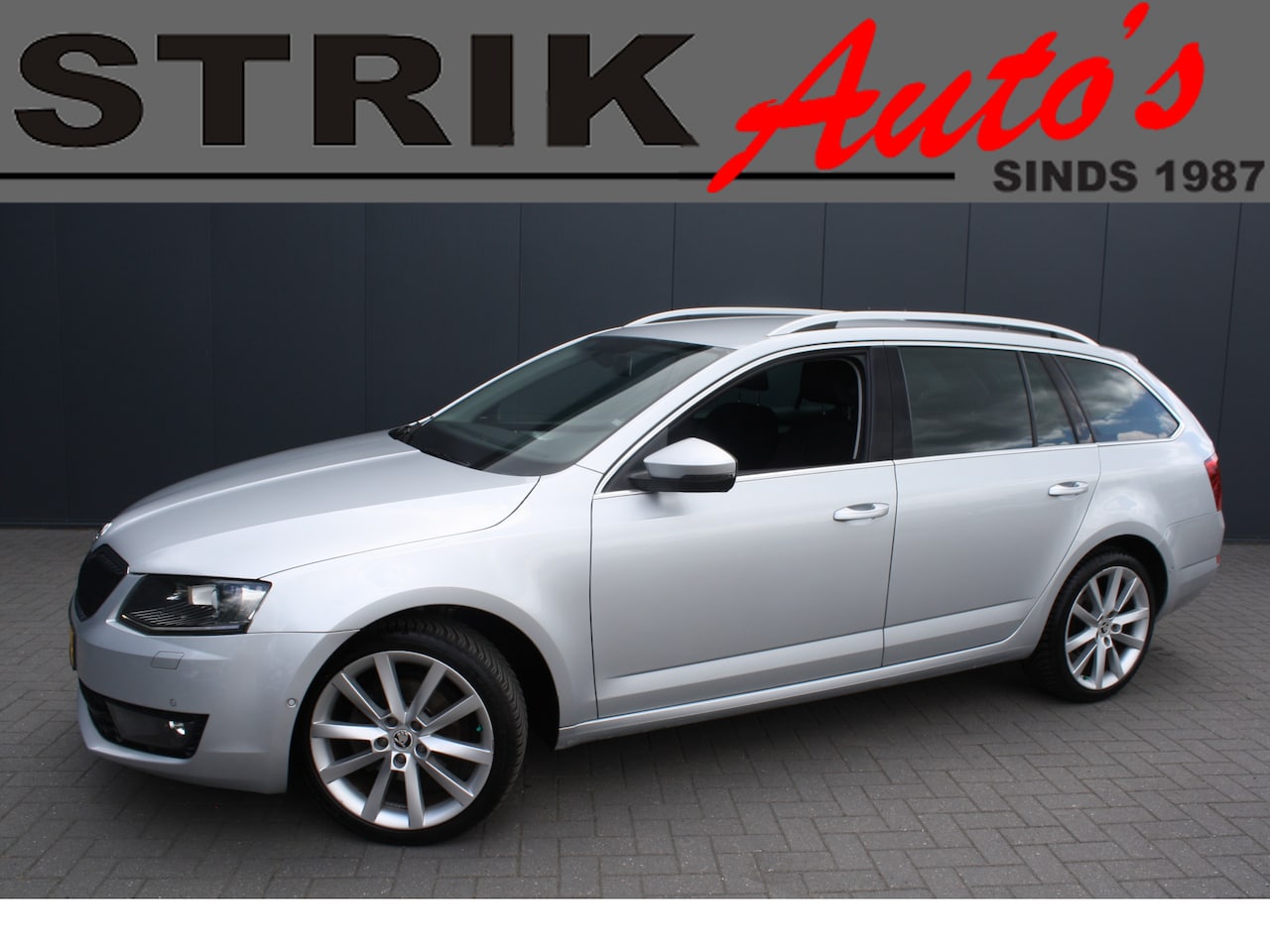 Skoda Octavia Combi - 1.4 TSI Greentech Elegance Businessline - AUTOMAAT - TREKHAAK - NAVIGATIE - AutoWereld.nl