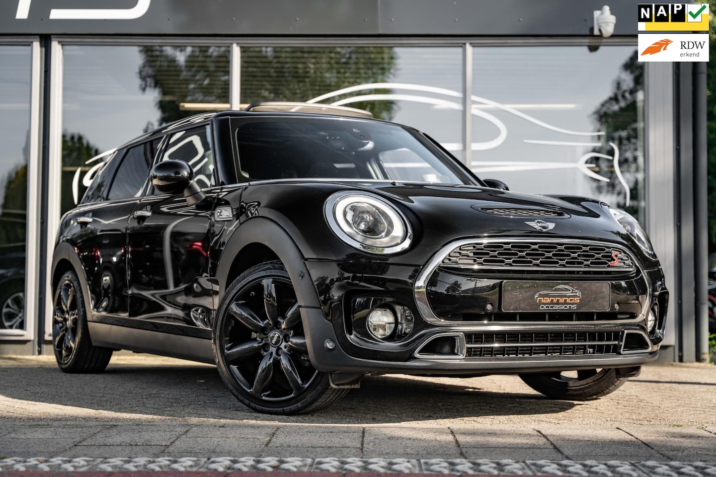 MINI Clubman - Mini 2.0 Cooper S Chili Serious|Pano|Auto|HUD|Harman/Kardon|Xenon|Navii - AutoWereld.nl