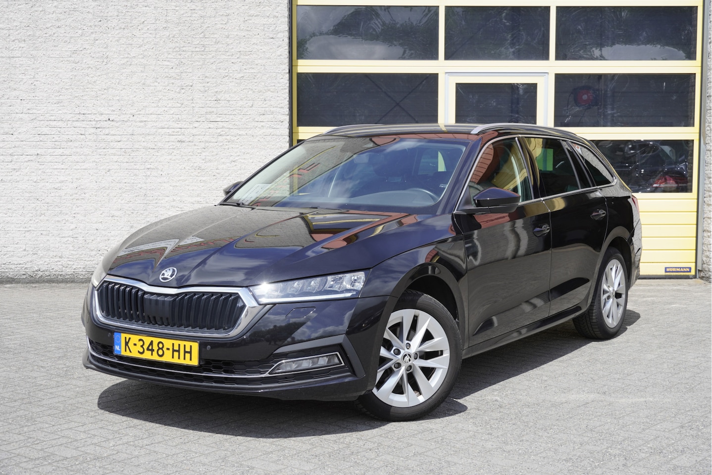 Skoda Octavia Combi - 1.0 TSI Business Edition Plus BJ2021 Lmv 17" | Led | Pdc | Navi | Dynamische knipperlichte - AutoWereld.nl