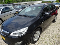 Opel Astra Sports Tourer - 1.4 Turbo Edition navigatie airco trekhaak