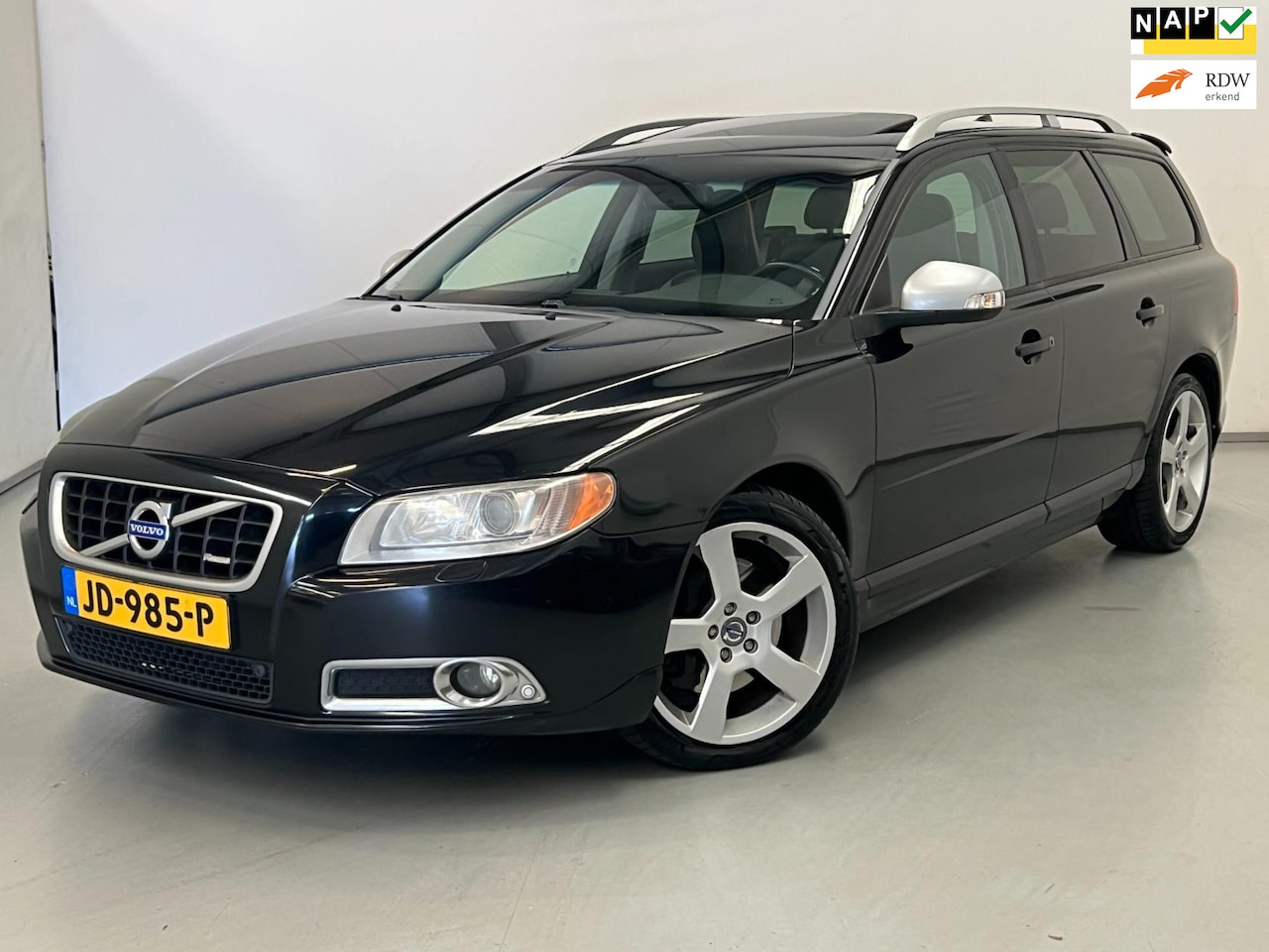 Volvo V70 - 2.4 D5 R-Design / Schuifdak / Memory / Premium Sound - AutoWereld.nl