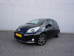 Toyota Yaris - 1.5 Full Hybrid Dynamic Airco / Camera / Elektr. ramen / Lm velgen