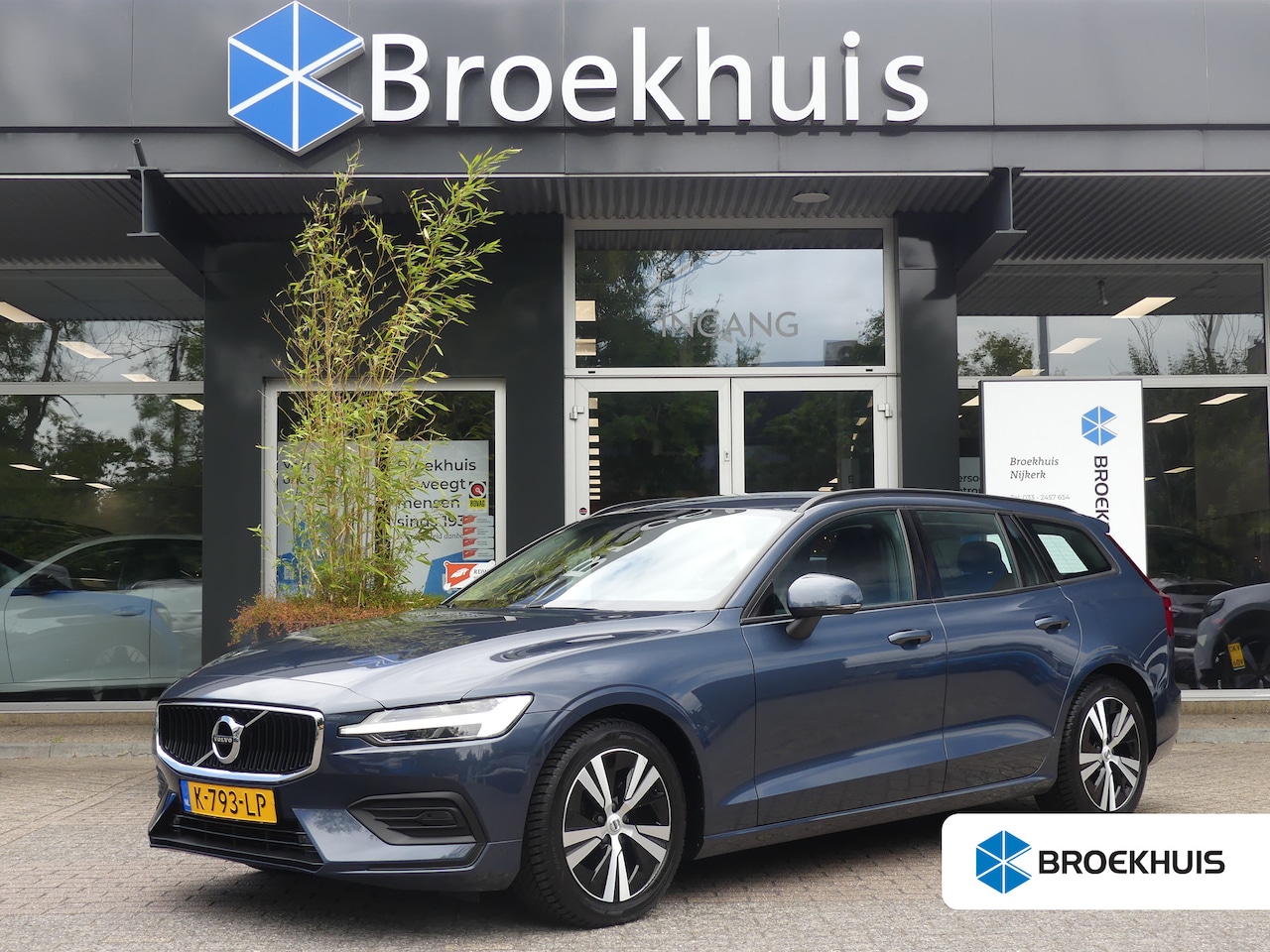 Volvo V60 - 2.0 B3 Momentum Advantage | TREKHAAK | CAMERA | PARKEERSENSOREN V+A | NAVI | - AutoWereld.nl