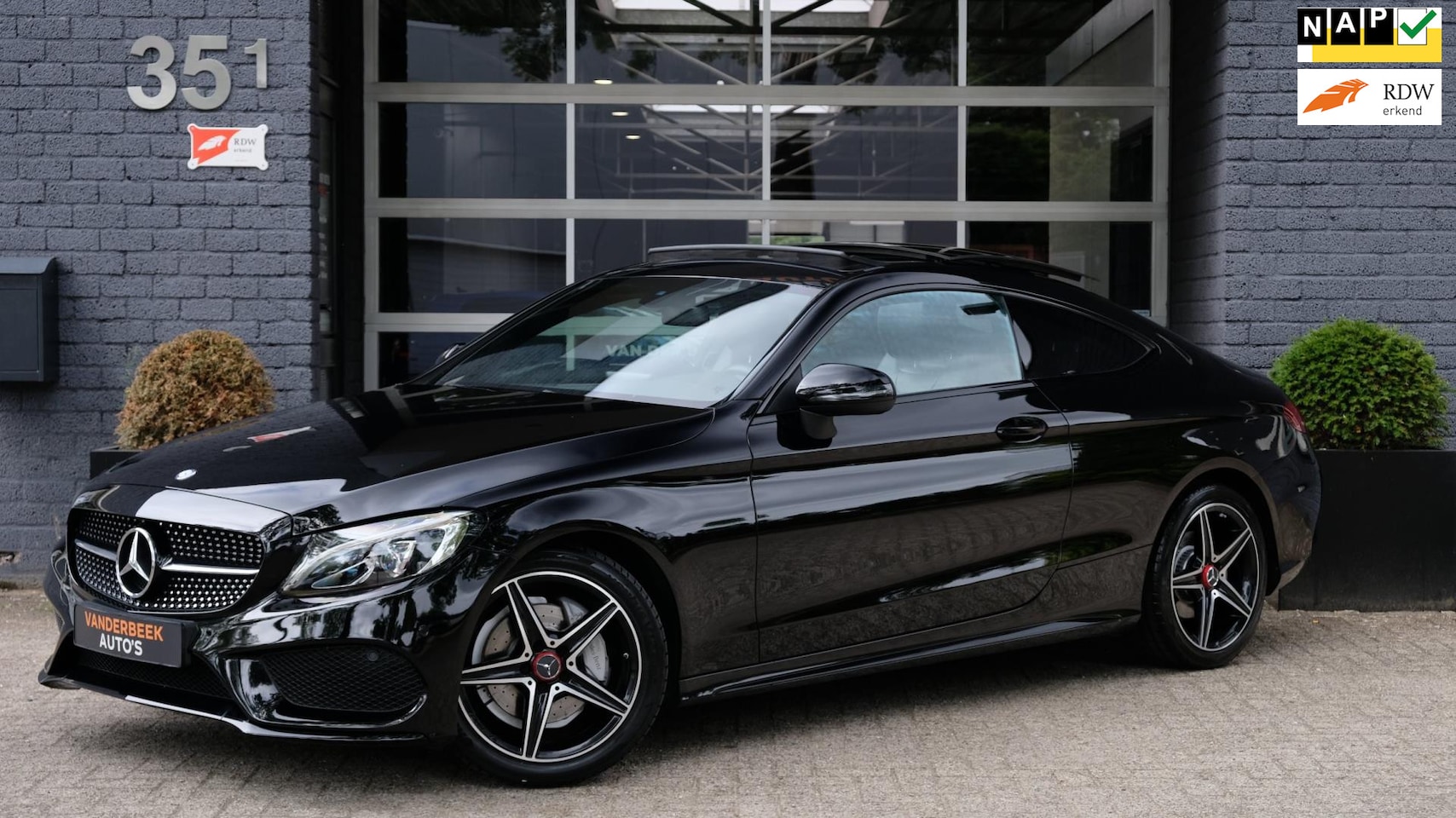 Mercedes-Benz C-klasse Coupé - 200 Prestige AMG Pano Camera - AutoWereld.nl