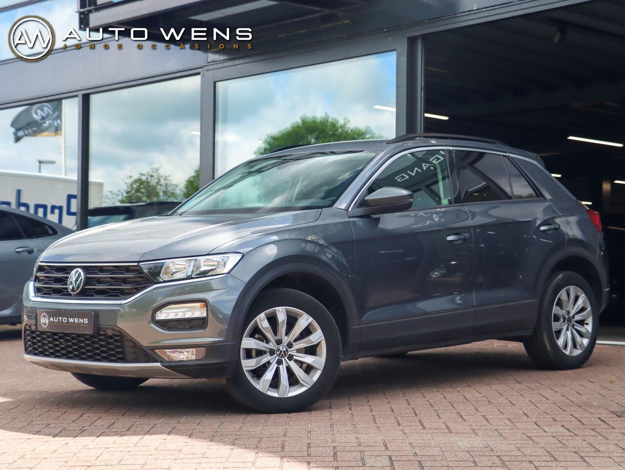 Volkswagen T-Roc - 1.5 TSI Style 150PK DSG | 17'' | Camera | Navigatie | Adaptive Cruise - AutoWereld.nl