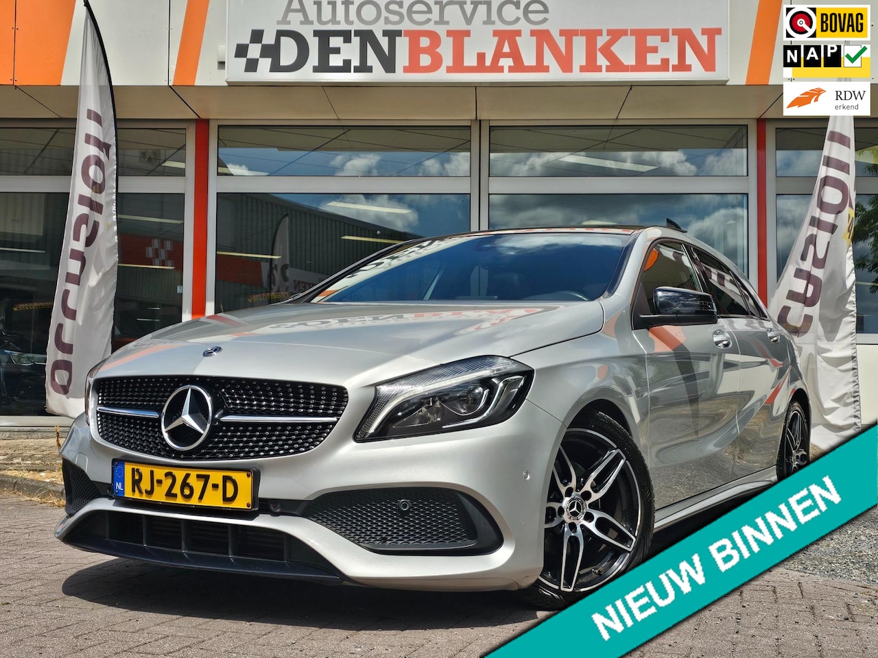 Mercedes-Benz A-klasse - 160 Ambition AMG BJ.12-2017 / Panodak / Navi / Xenon / Half Leder / Pdc / 18"Lmv !! - AutoWereld.nl