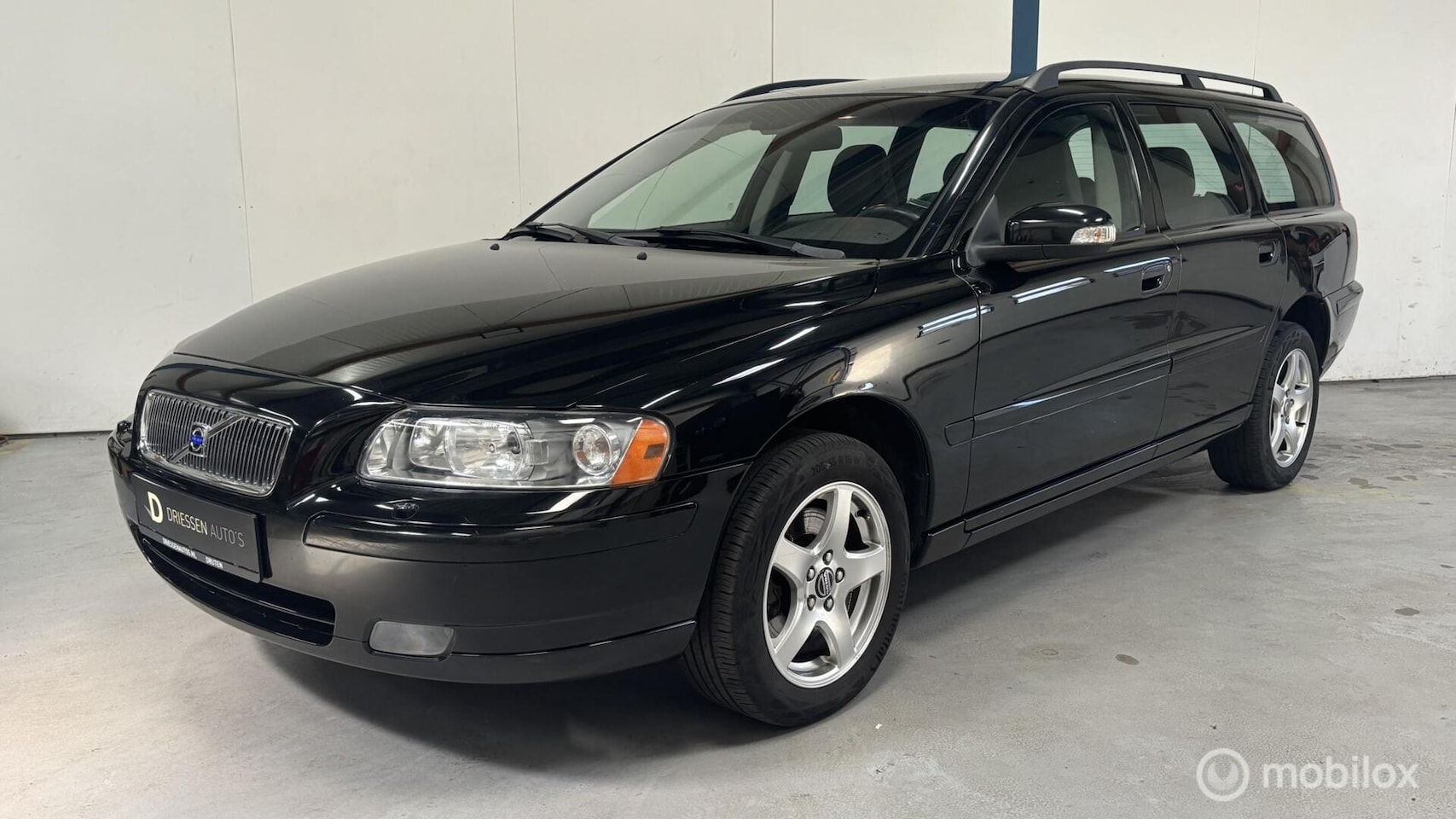 Volvo V70 - 2.5T AWD Edition LEER / XENON - AutoWereld.nl