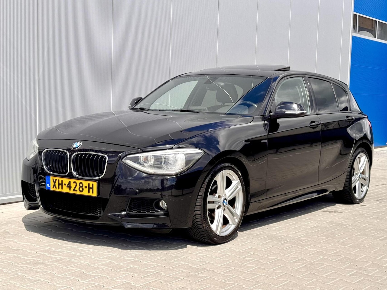 BMW 1-serie - 116i - M pakket - Xenon - Dakje - Automaat ! - AutoWereld.nl
