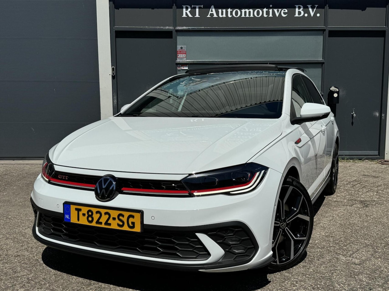 Volkswagen Polo - 2.0 TSI GTI Full option / Dealer OH - AutoWereld.nl