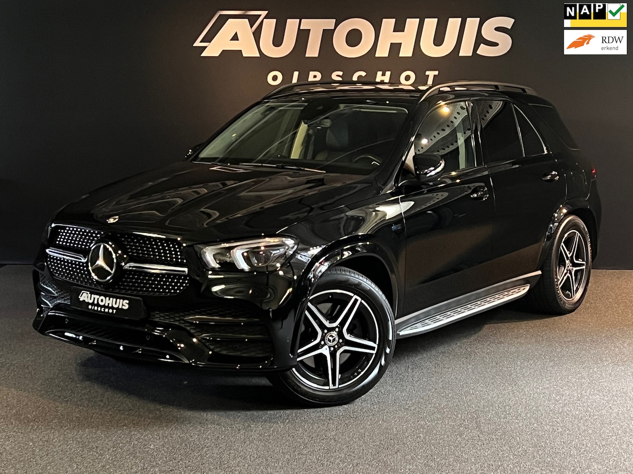 Mercedes-Benz GLE-Klasse - 350 e 4MATIC Premium Plus AMG Line Automatische stoelen/Camera/ Ambientlight/ Trekhaak/ Ca - AutoWereld.nl