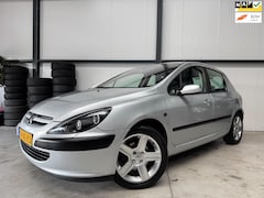 Peugeot 307 - 2.0 16V Gentry Leder Camera Carplay Trekhaak