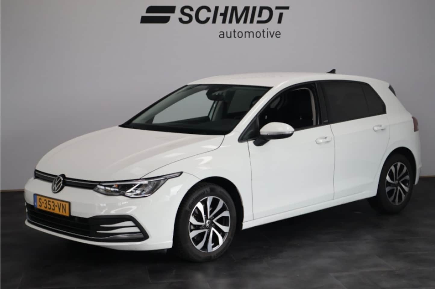 Volkswagen Golf - 1.5 eTSI Style Automaat | LED | Navigatie | Sfeerverlichting - AutoWereld.nl