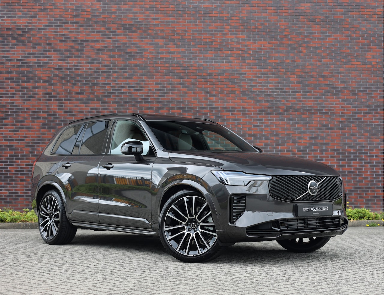 Volvo XC90 - T8 AWD Ultra Dark | Platinum Grey - Facelift - Direct leverbaar - Vol! - AutoWereld.nl