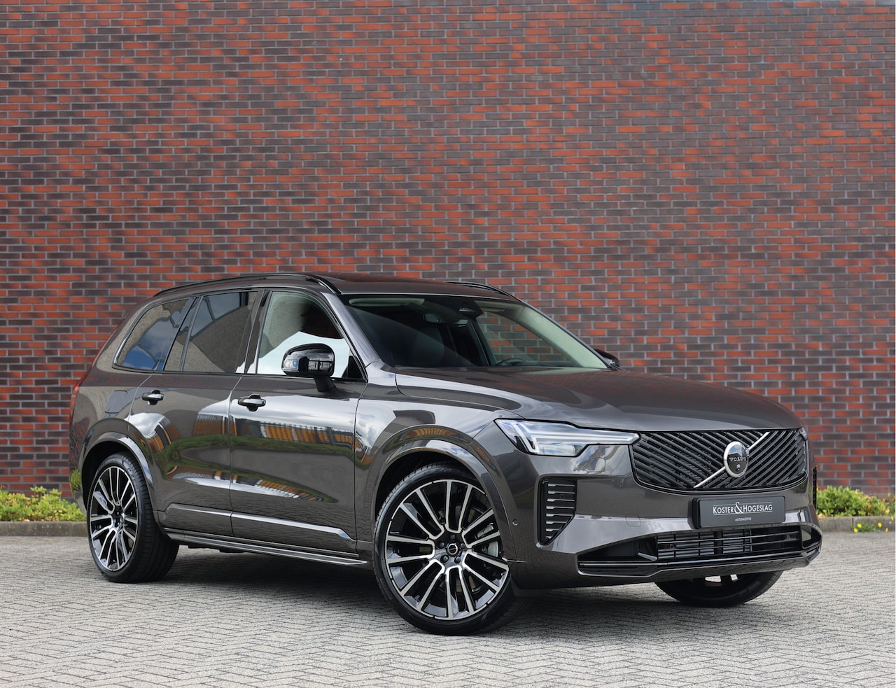 Volvo XC90 - T8 AWD Ultra Dark | Platinum Grey - Facelift - Direct leverbaar - Vol! - AutoWereld.nl