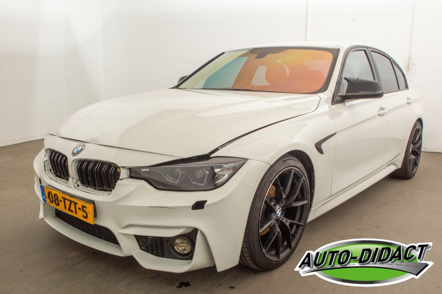 BMW 3-serie - 320i Executive Cardan kapot - AutoWereld.nl