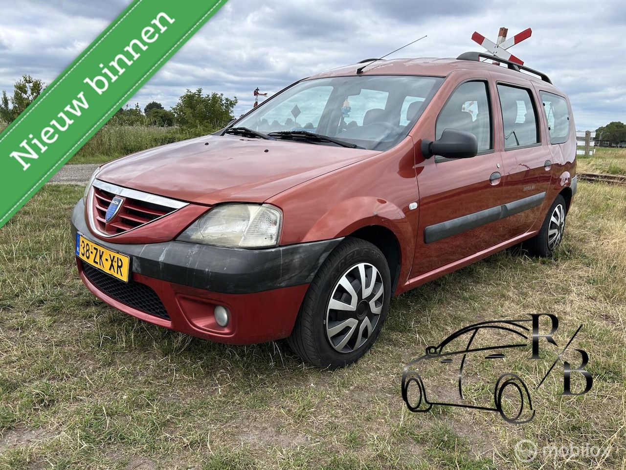 Dacia Logan MCV - 1.6-16V Lauréate 7persoons AIRCO EXPORTKOOPJE - AutoWereld.nl