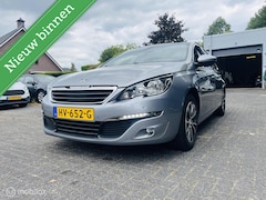 Peugeot 308 SW - 1.2 PureTech Style Pano-dak / Audio / Camera / LM / Led