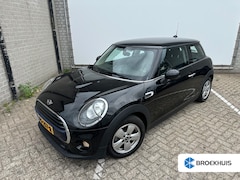 MINI Cooper - 1.5 Business | Achterbank in delen neerklapbaar | Airco | Armsteun voor