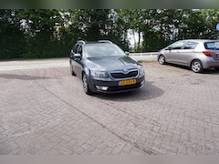 Skoda Octavia Combi - 1.2 TSI Greentech Edition Businessline TREKHAAK CRUISE STOELVERWARMING CLIMA NAVI