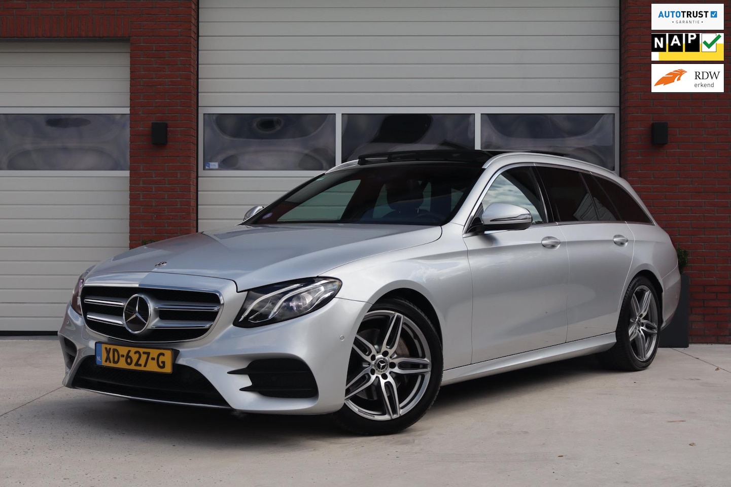 Mercedes-Benz E-klasse Estate - 200 Business Solution AMG - Panoramadak - Sfeerverlichting - Adapt. cruise - Trekhaak - 1e - AutoWereld.nl
