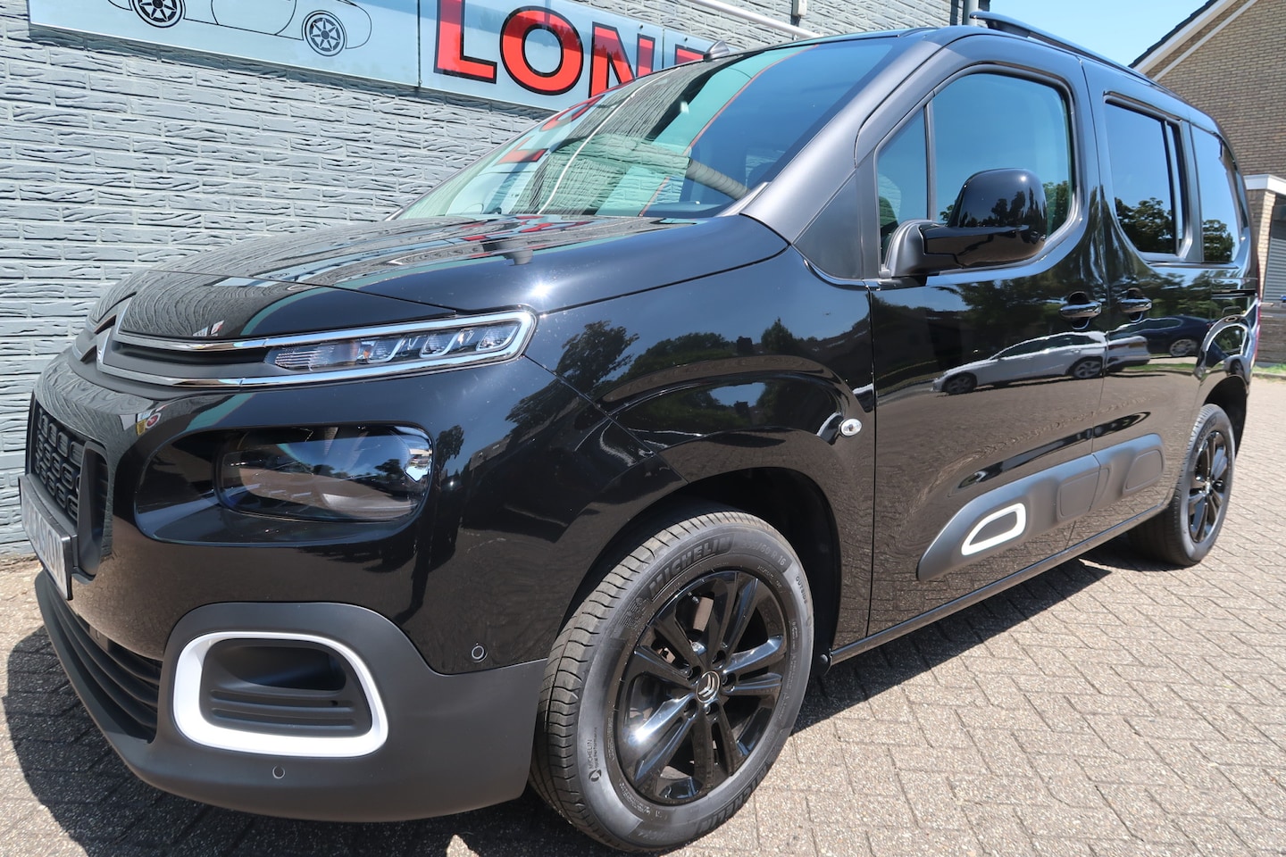 Citroën Berlingo - 1.2 PureTech Shine Eerste eigenaar - AutoWereld.nl