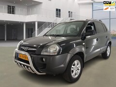 Hyundai Tucson - 2.0i Style|lage km met nap|psensor|stoelverw|leder|