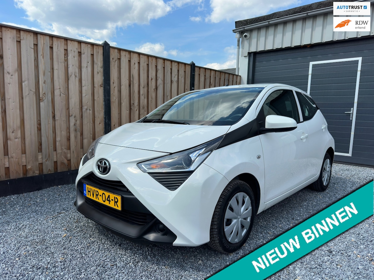 Toyota Aygo - 1.0 VVT-i x Airco | Bluetooth | Nieuwe APK - AutoWereld.nl
