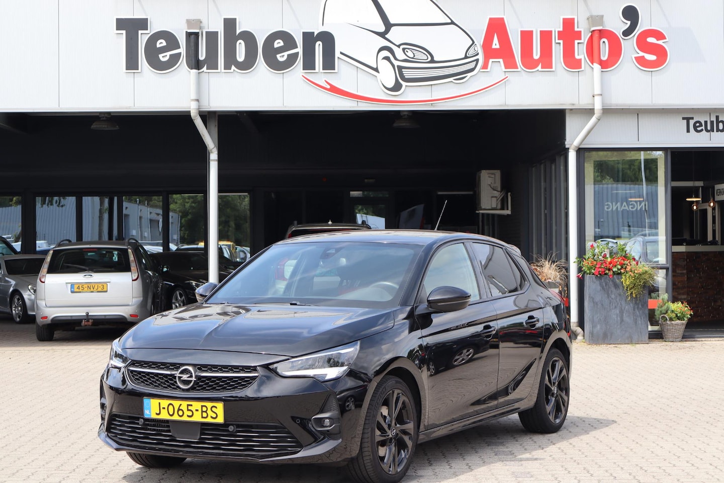 Opel Corsa - 1.2 GS Line Automaat, Cruise control, Climate control, Navigatie, Apple Carplay - AutoWereld.nl