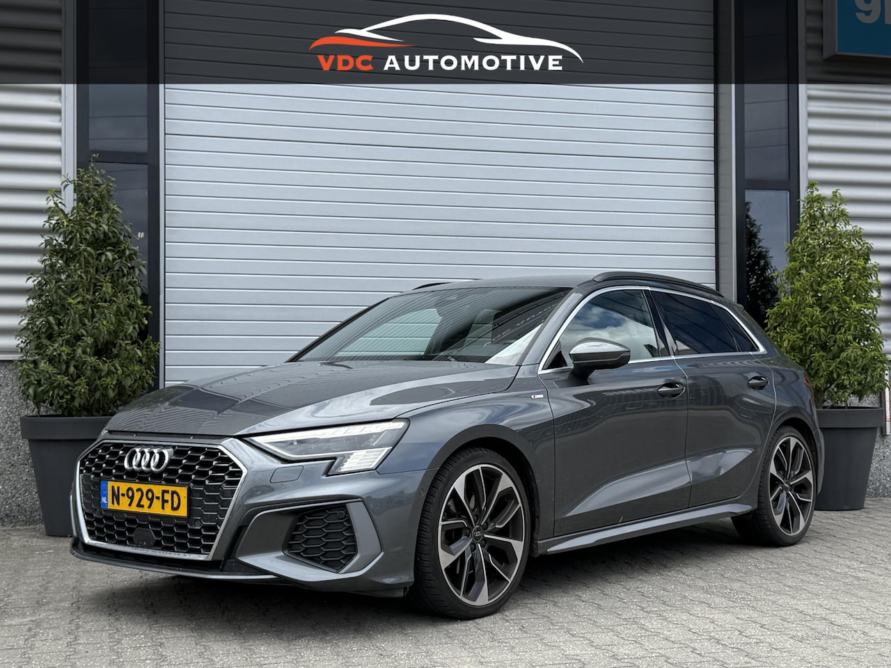 Audi A3 Sportback - 35 TFSI S Edition Virtual Cockpit | Bang&Olufsen |  Matrix LED | Stoelverwarming | Parkeer - AutoWereld.nl