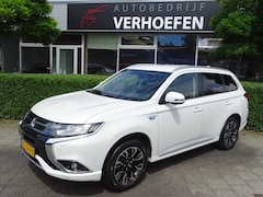 Mitsubishi Outlander - 2.0 PHEV instyle - BUMPER PAKKET - UNIEK - STUUR / STOEL VERWARMING - NAVIGATIE - LEDER