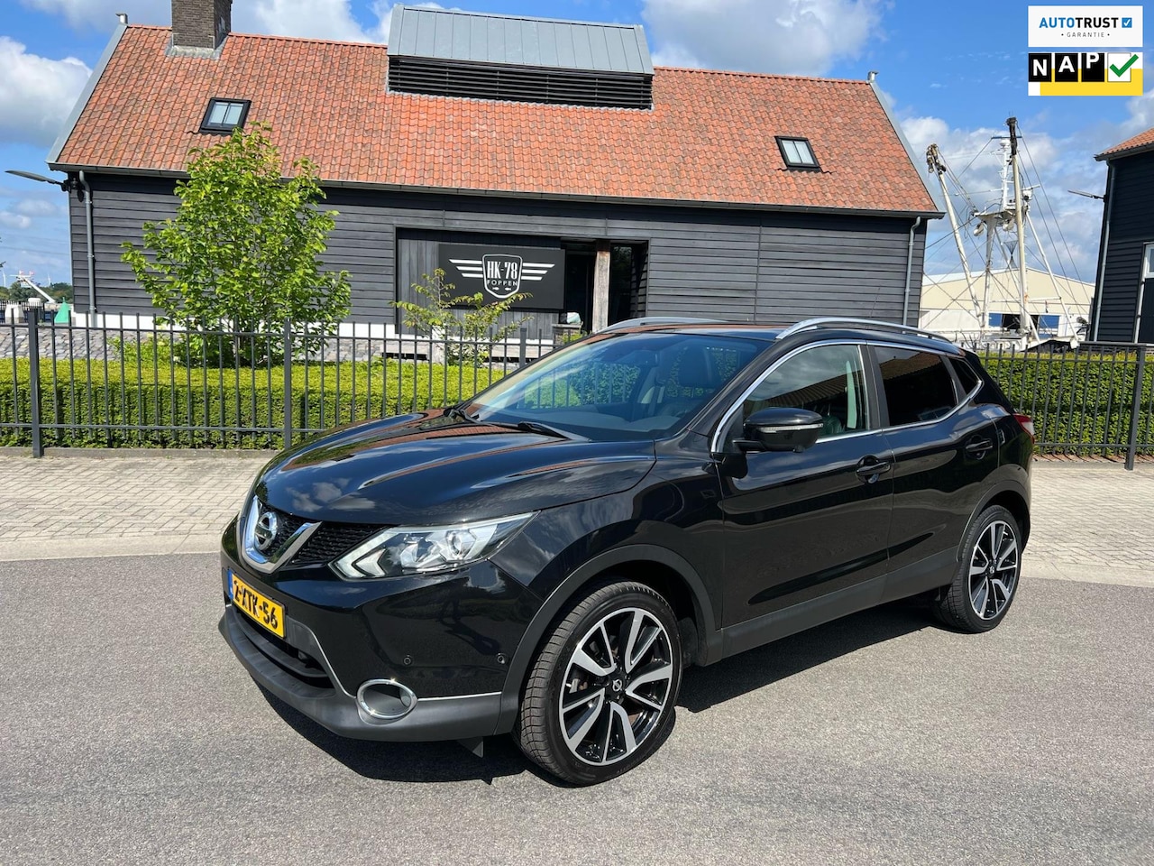 Nissan Qashqai - 1.2 Premier Edition AIRCO/ECC LEER PANORAMADAK CAMERA - AutoWereld.nl