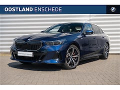 BMW 5-serie - 520i High Executive M Sport Automaat / Panoramadak / Trekhaak / Parking Assistant Professi