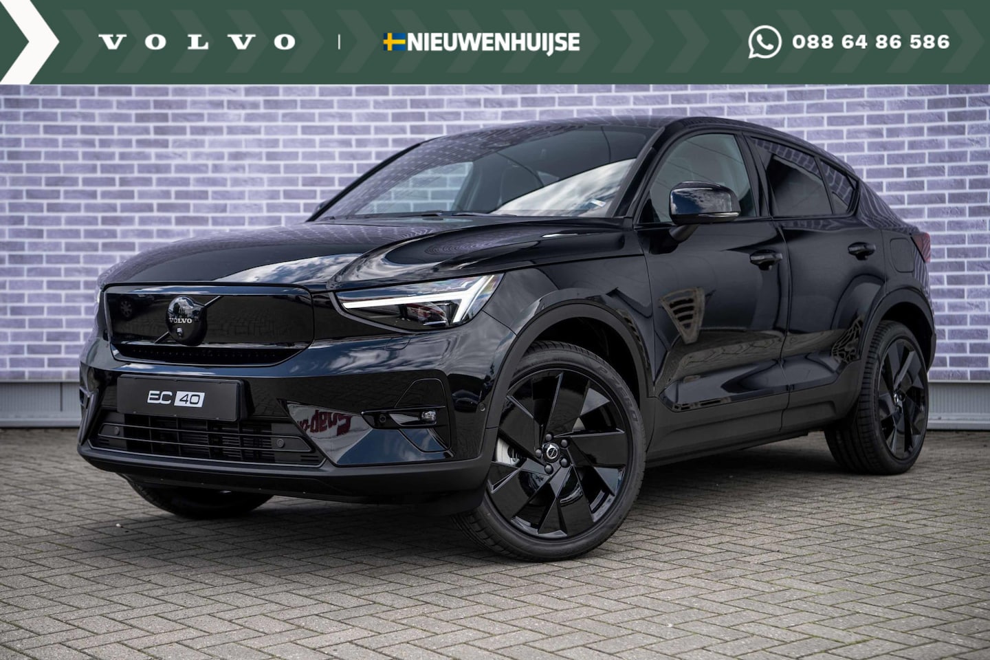 Volvo EC40 - Single Motor Extended Range Plus Black Edition | Panoramadak | Luxe Bekleding | Parkeer Ca - AutoWereld.nl