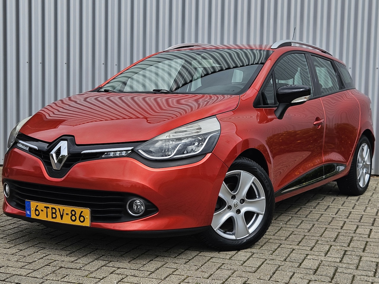 Renault Clio Estate - 0.9 TCe Expression /Cruise/Navi/Airco! - AutoWereld.nl