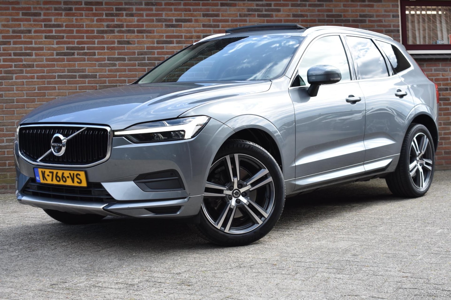 Volvo XC60 - 2.0 B5 Momentum Exclusive '21 LED Pano Clima Navi Cruise Inruil mogelijk - AutoWereld.nl