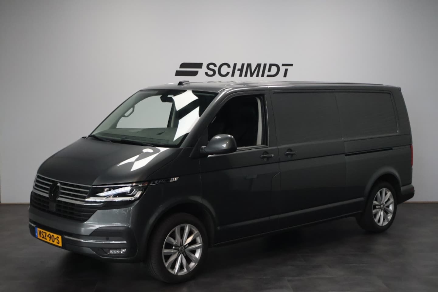 Volkswagen Transporter - 2.0 TDI L2H1 Bulli 204PK Automaat | 15dkm NAP | Carplay - AutoWereld.nl