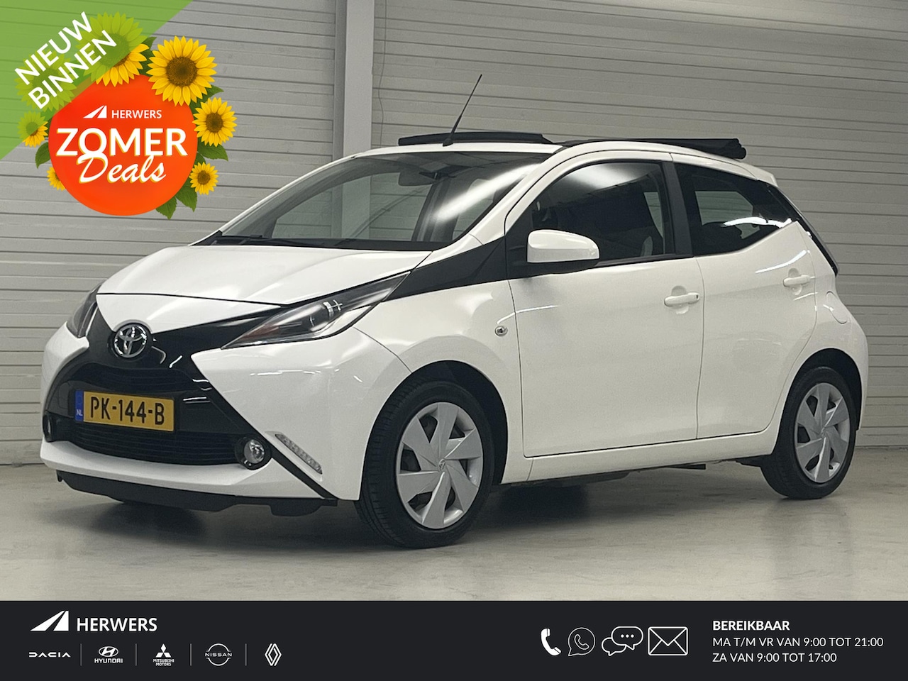 Toyota Aygo - 1.0 VVT-i x-wave / Cabriovouwdak / Navigatie / Camera / Airco / Bluetooth / - AutoWereld.nl