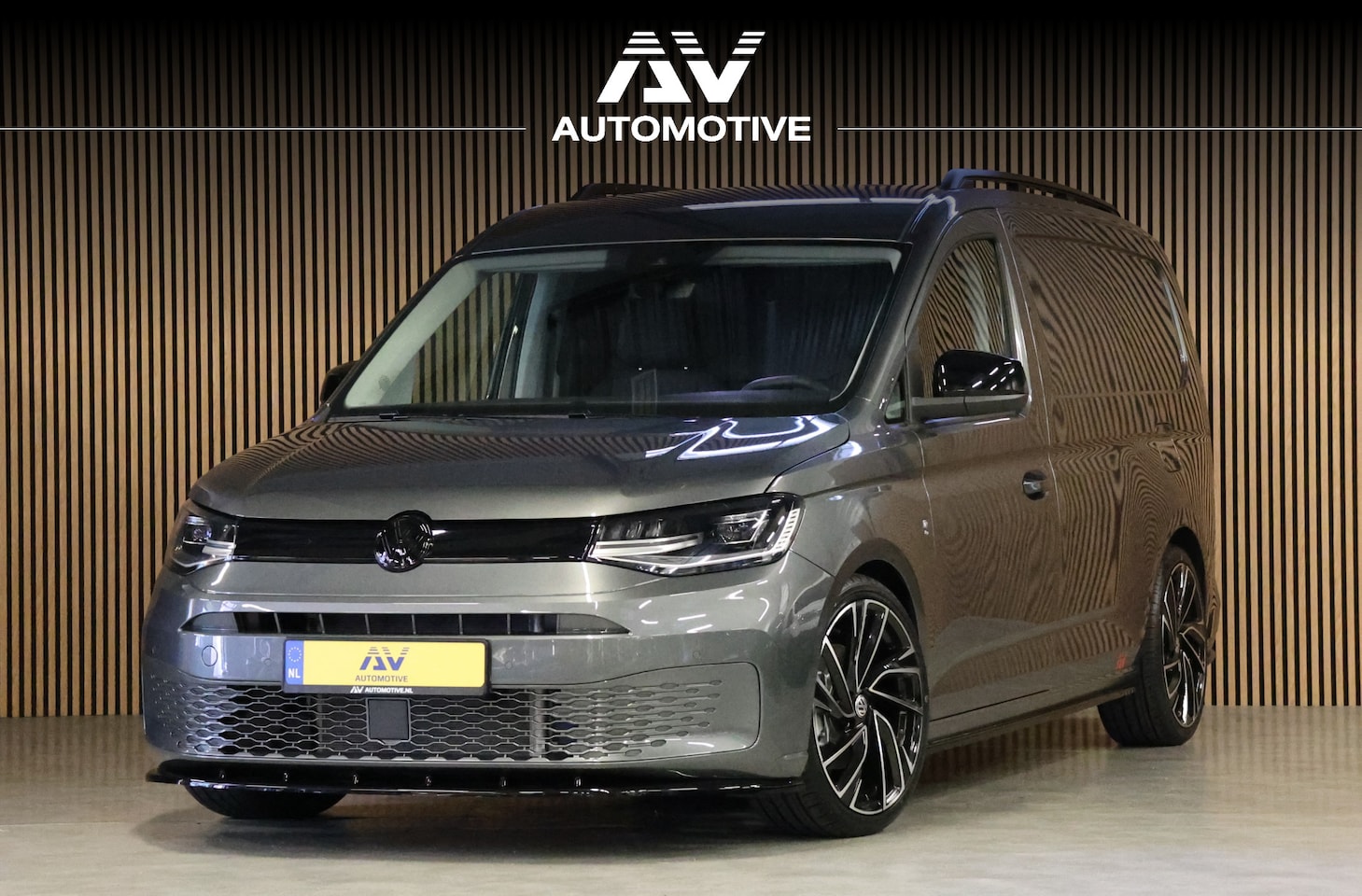 Volkswagen Caddy Cargo Maxi - 2.0 TDI R-Line | LED | Camera | CarPlay | Lane Assist | Virtual Cockpit | Cruise control | - AutoWereld.nl