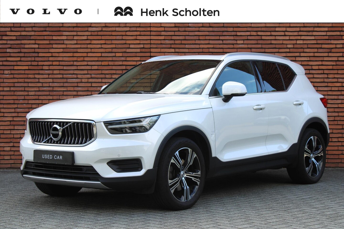 Volvo XC40 - T4 Automaat Inscription | Trekhaak | Panoramadak | Parkeercamera | Verwarmbare Voorstoelen - AutoWereld.nl