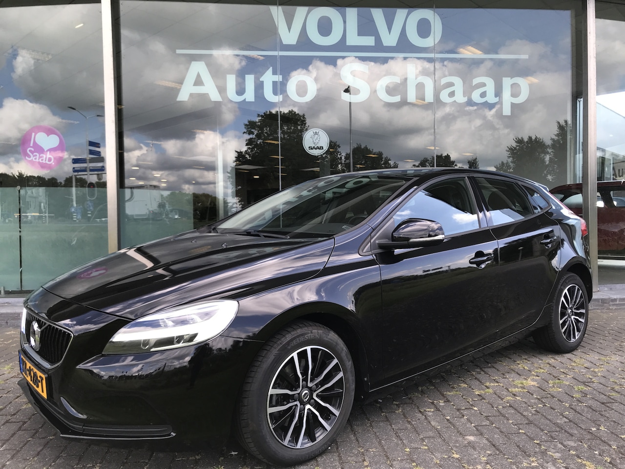 Volvo V40 - 2.0 T2 Nordic+ | Rijklaar incl 12 mnd Bovag | Standkachel On-Call Verwarmbaar voorruit - AutoWereld.nl
