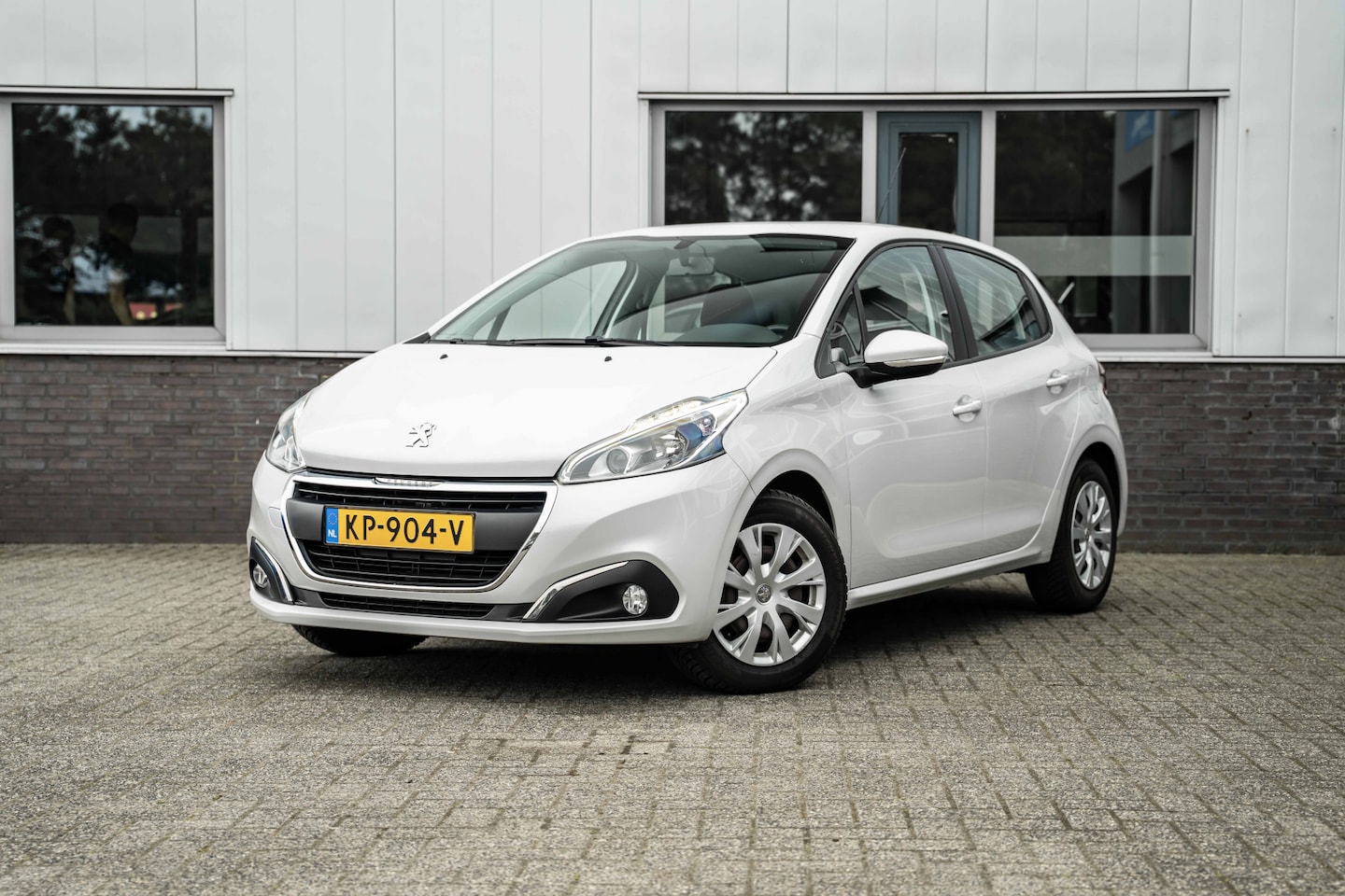 Peugeot 208 - 1.2 PureTech Blue Lion | Nieuwe Riem - AutoWereld.nl