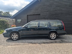 Volvo V70 - 2.5 Exclusive-Line