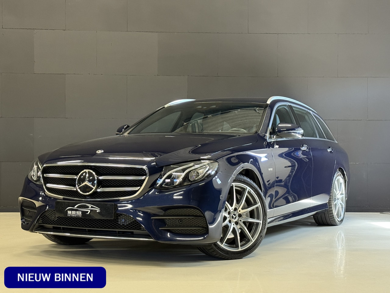 Mercedes-Benz E-klasse Estate - 200 AMG Business Solution Sport Automaat | Lederen sportstoelen | Elektr. trekhaak | Sfeer - AutoWereld.nl