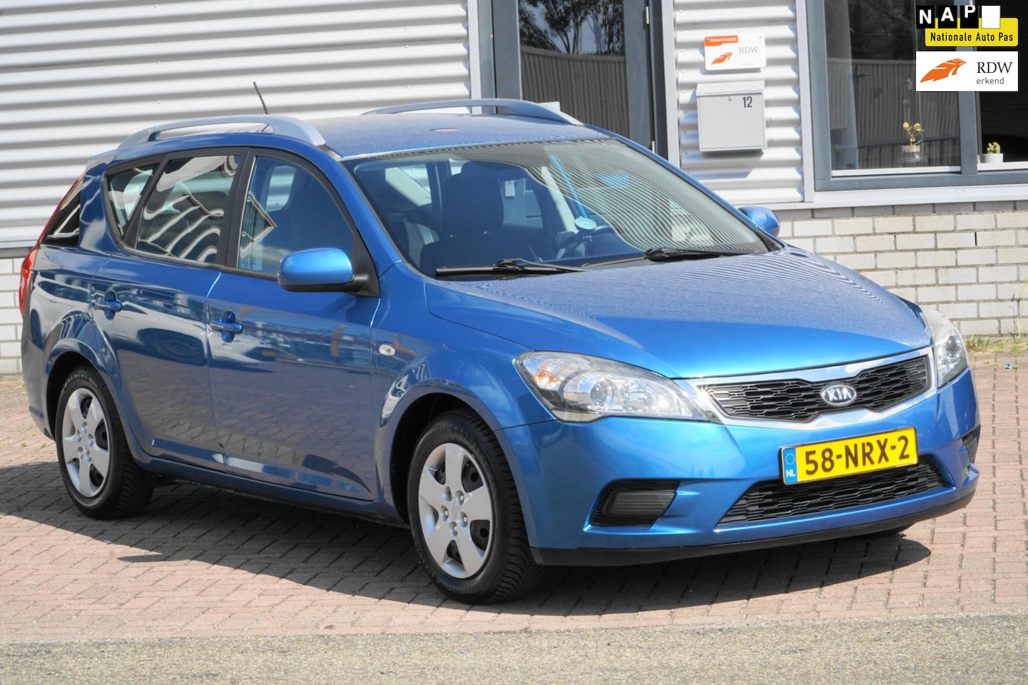 Kia Cee'd Sporty Wagon - 1.6 CVVT X-tra NETTE AUTO - AutoWereld.nl
