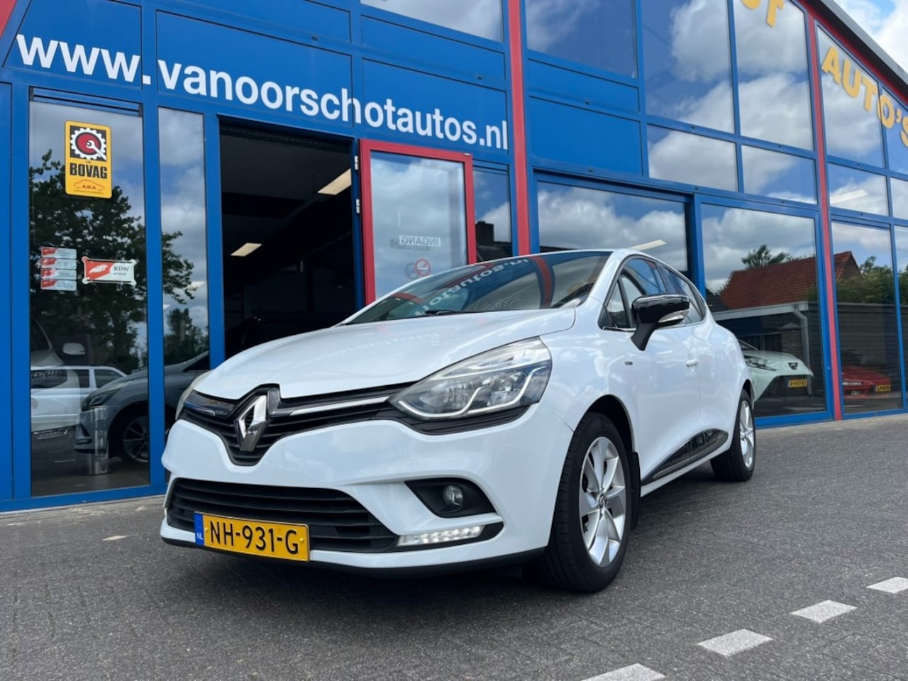 Renault Clio - 0.9TCe Limited Navi Led PDC Airco bj2017 - AutoWereld.nl