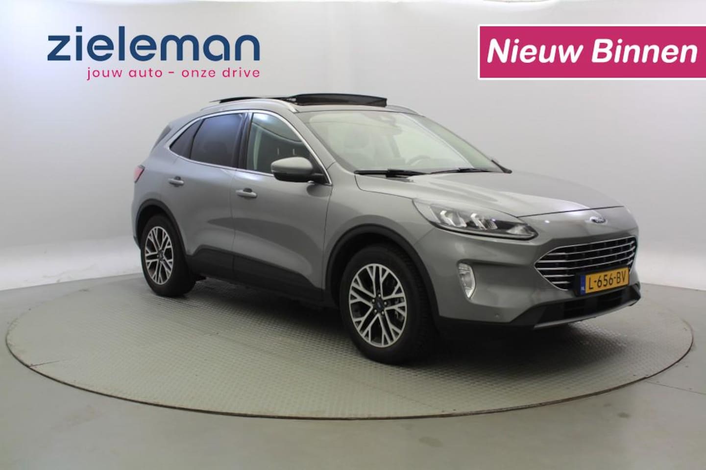 Ford Kuga - 2.5 PHEV Titanium - Panorama, Carplay, Clima - AutoWereld.nl