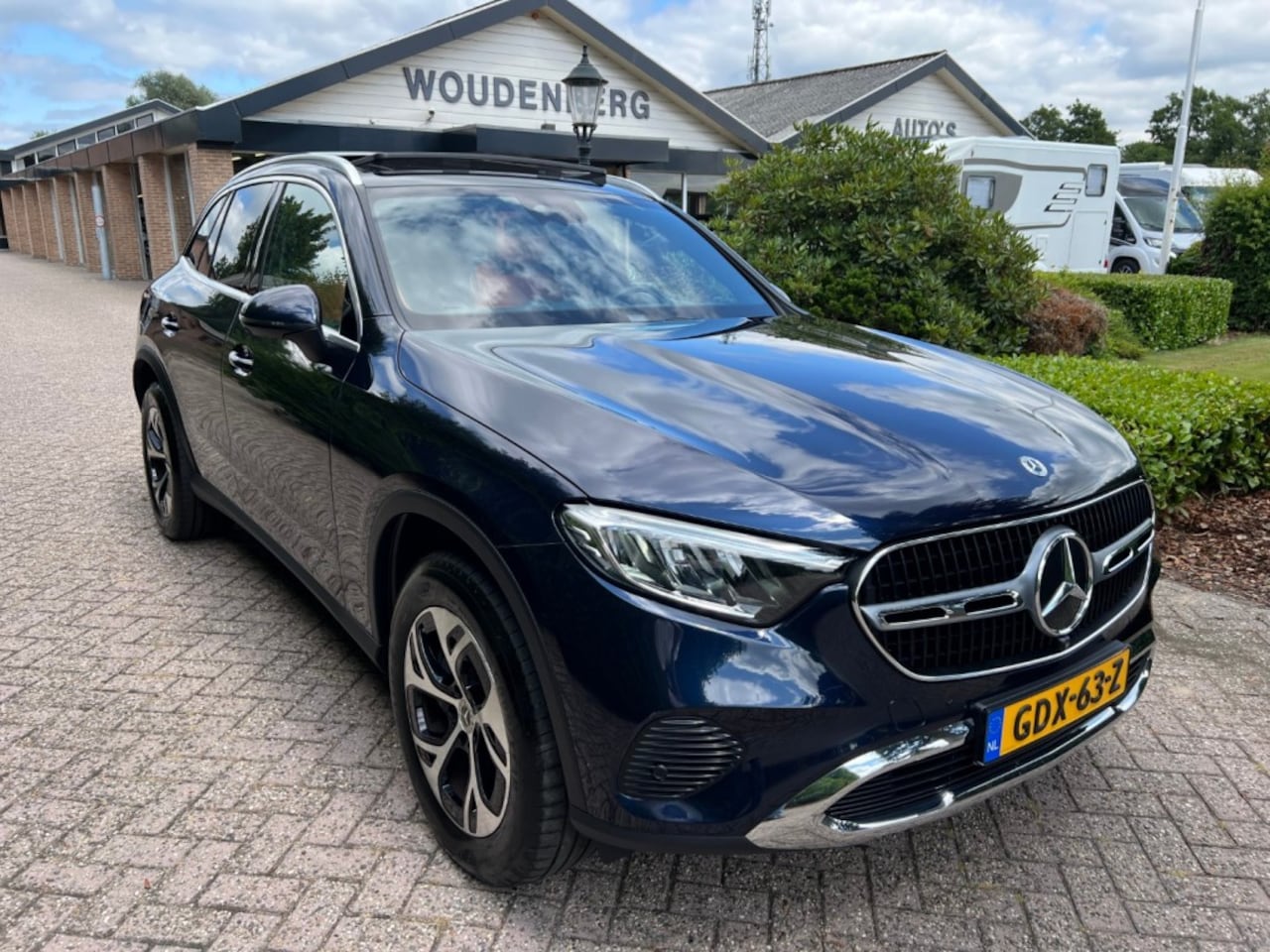 Mercedes-Benz GLC-klasse - GLC 300e Distr. HUD, Panodak - AutoWereld.nl