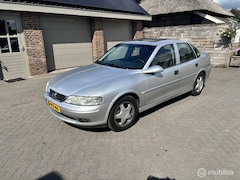 Opel Vectra - 1.6-16V Pearl Automaat 118000km