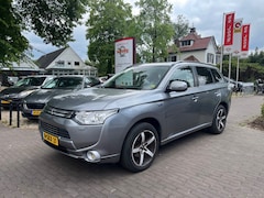 Mitsubishi Outlander - 2.0 PHEV INSTYLE PLUG-IN / SCHUIFDAK / LEDER / CAMERA / TREKHAAK