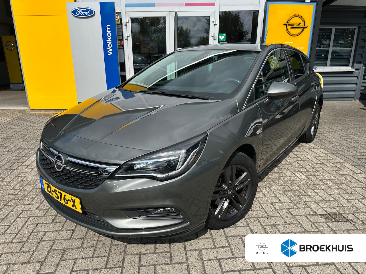 Opel Astra - 1.0 105PK Turbo 120 Jaar Edition | NAVIGATIE| PARKEERSENSOREN V+A| CLIMATE CONTROL| CRUISE - AutoWereld.nl